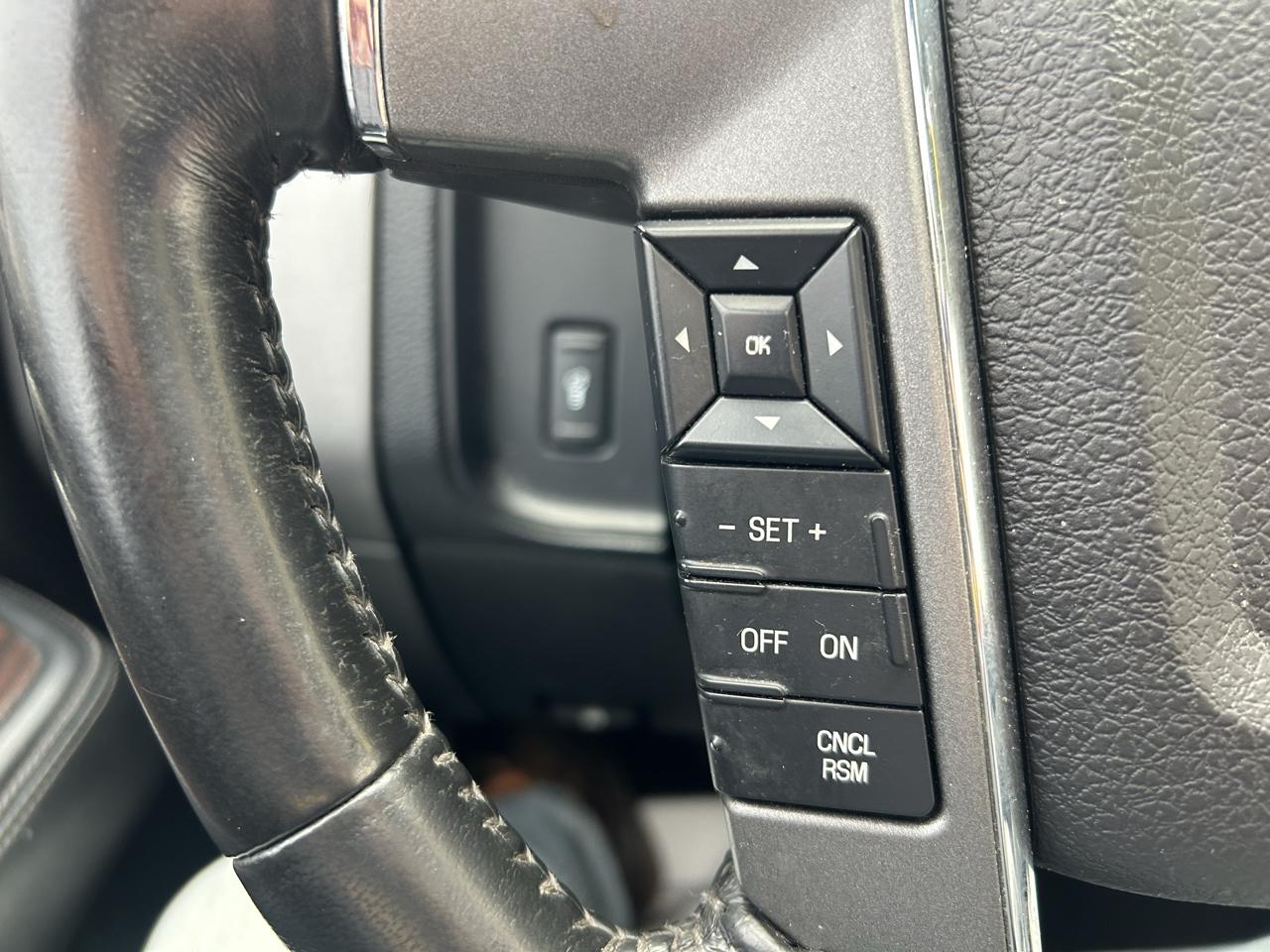 Ford Expedition 4WD 4dr Platinum 2016