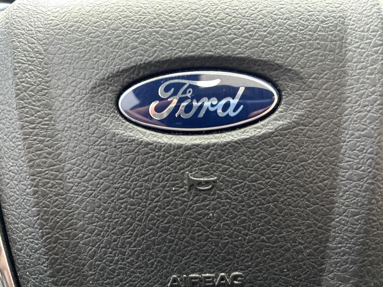 Ford Expedition 4WD 4dr Platinum 2016