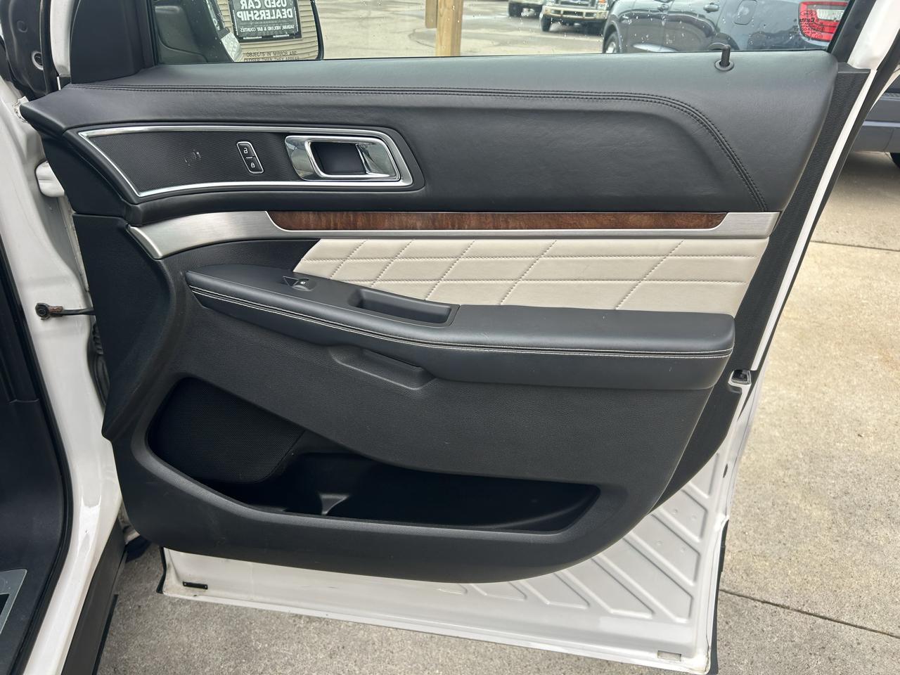 Ford Explorer 4WD 4dr Platinum 2016
