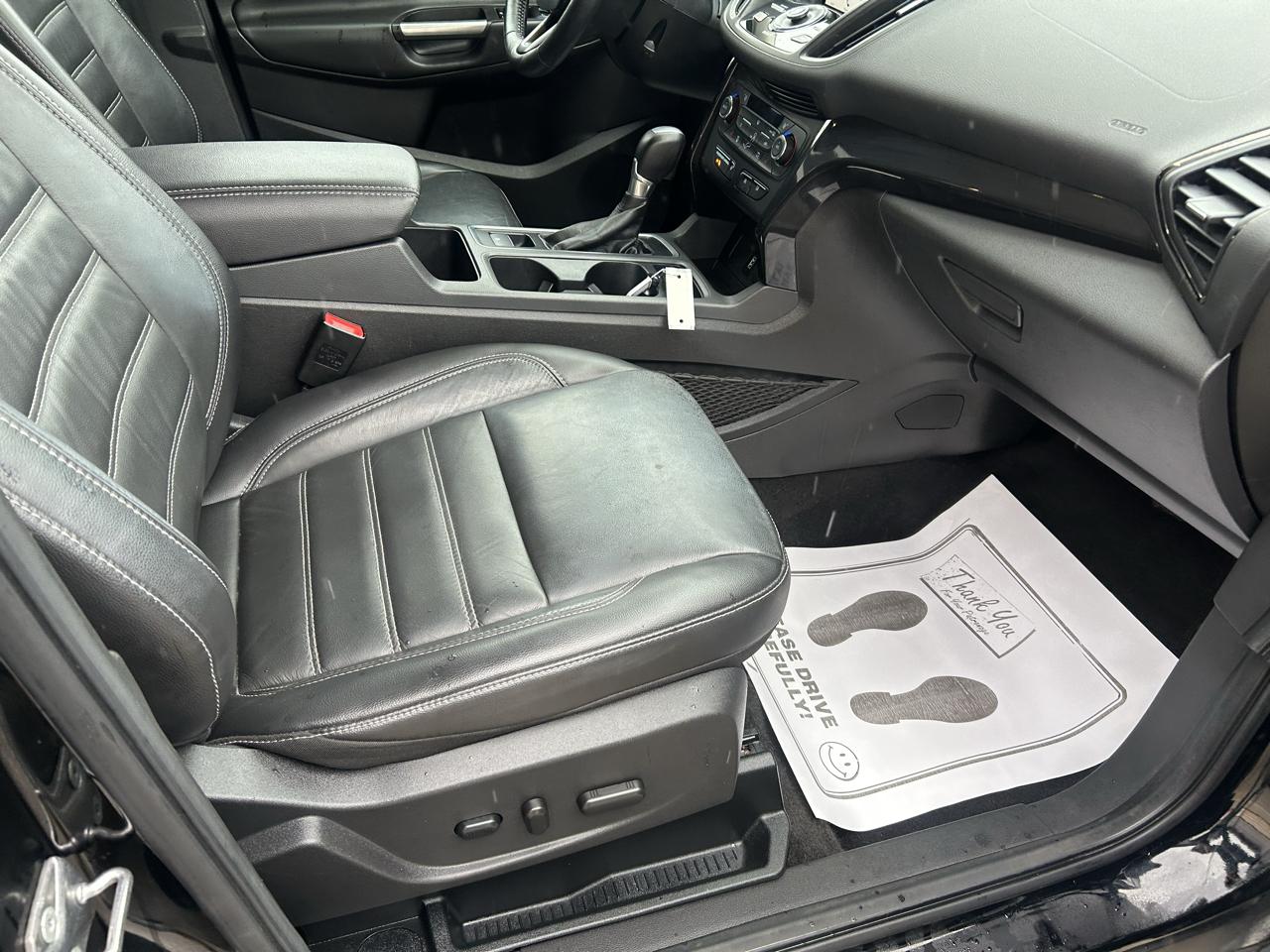 Ford Escape Titanium 4WD 2017