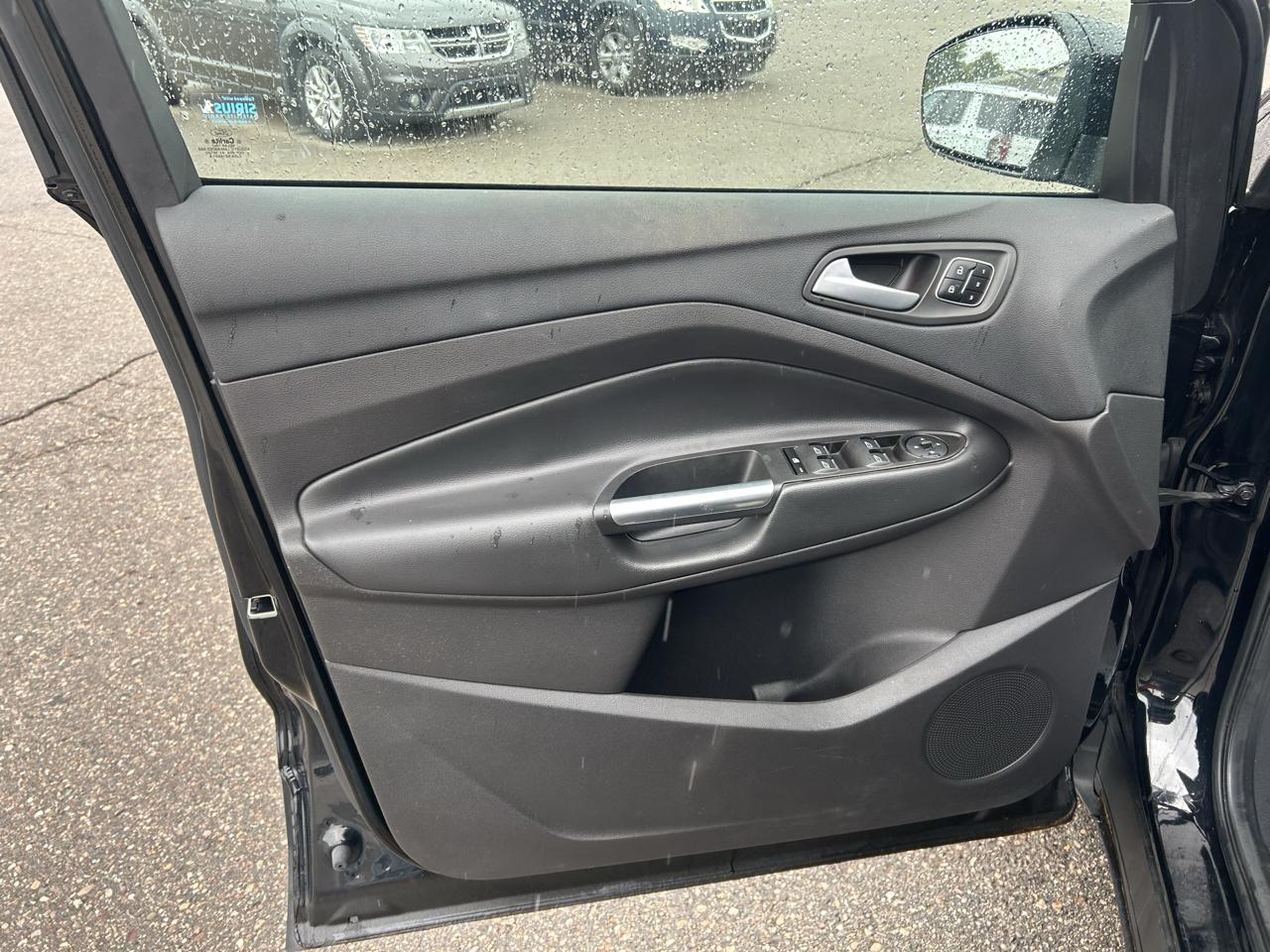 Ford Escape Titanium 4WD 2017