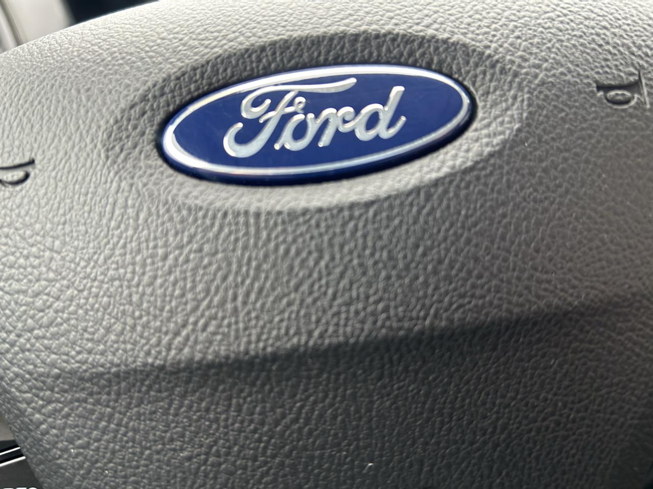 Ford Escape Titanium 4WD 2017