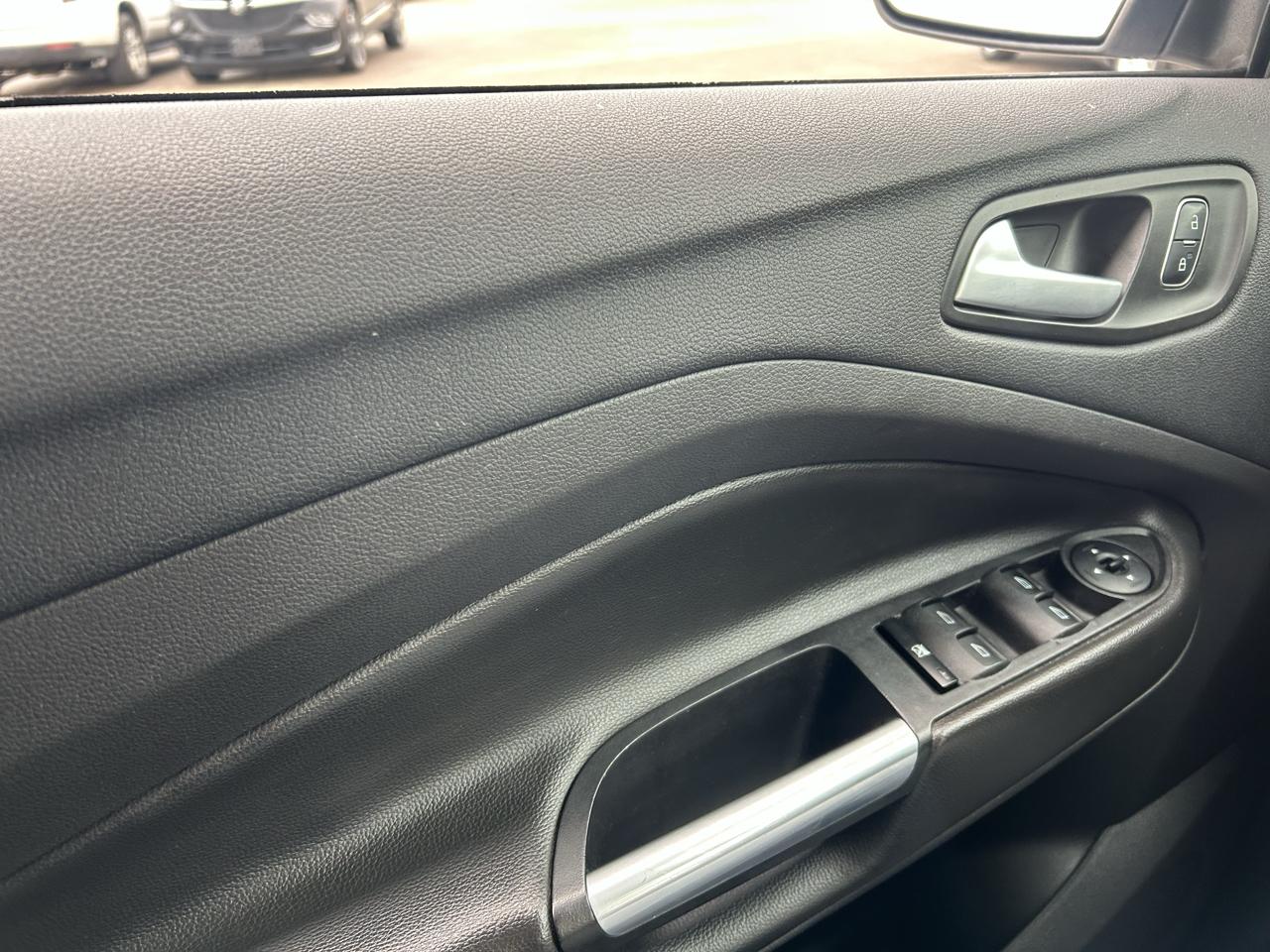 Ford Escape SE FWD 2017