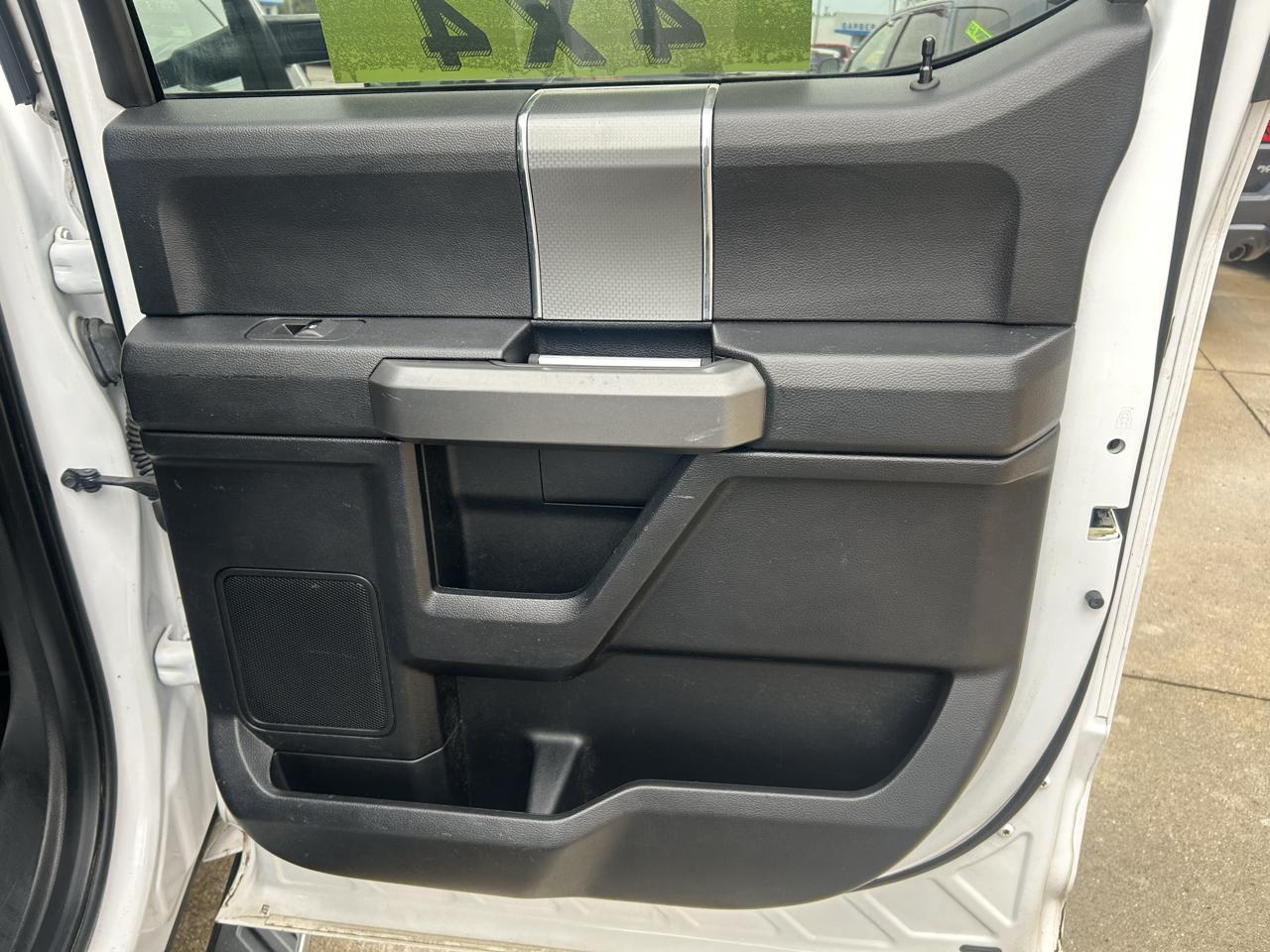 Ford F-150 4WD SuperCrew 145" XLT 2016