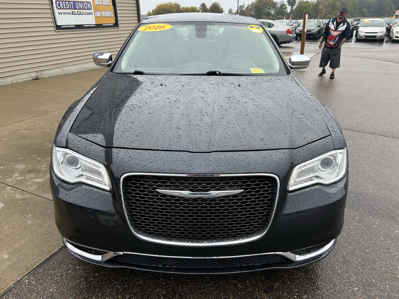 Chrysler 300 4dr Sdn Limited AWD 2016