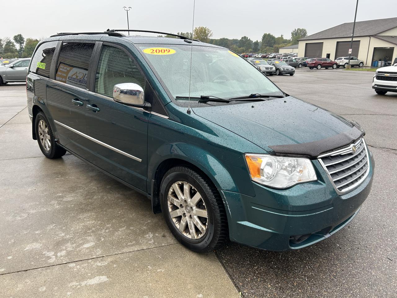 Chrysler Town & Country 4dr Wgn Touring 2009