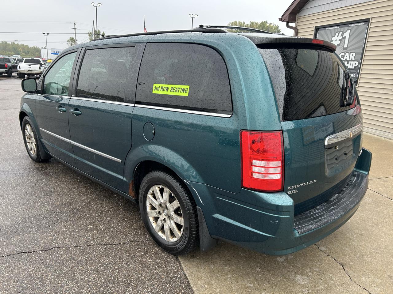 Chrysler Town & Country 4dr Wgn Touring 2009