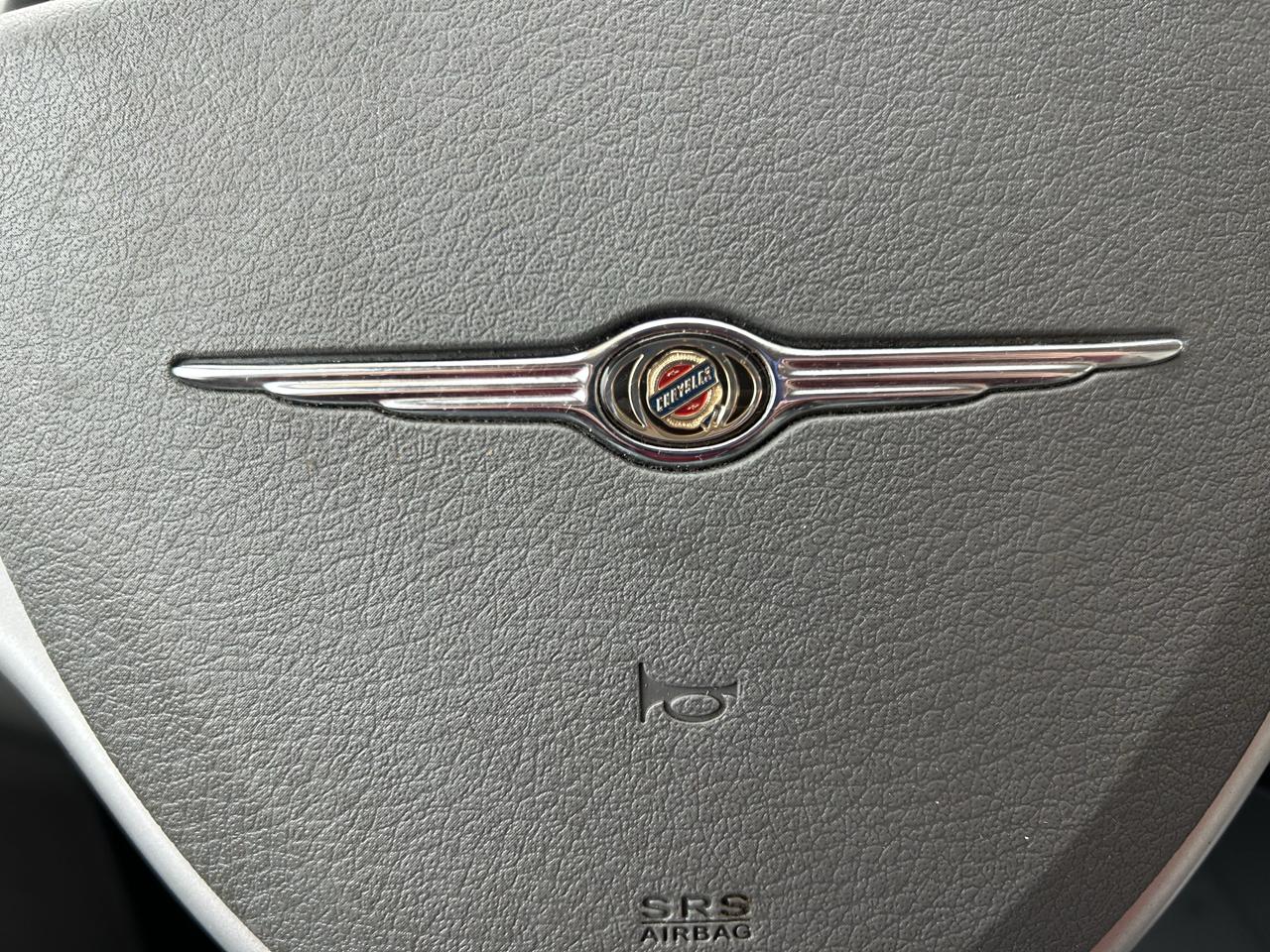 Chrysler Town & Country 4dr Wgn Touring 2009