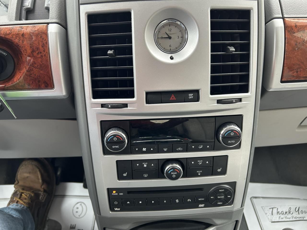 Chrysler Town & Country 4dr Wgn Touring 2009
