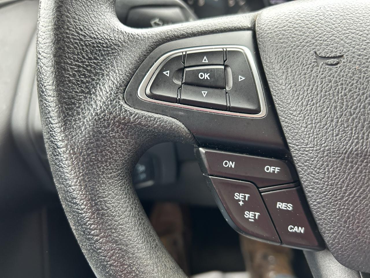Ford Focus SE Sedan 2017