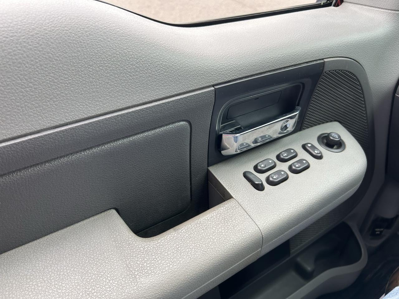 Ford F-150 2WD SuperCrew 139" XLT 2008