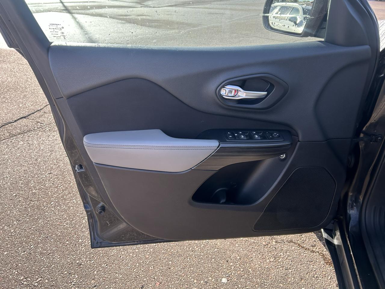 Jeep Cherokee 4WD 4dr Sport 2014