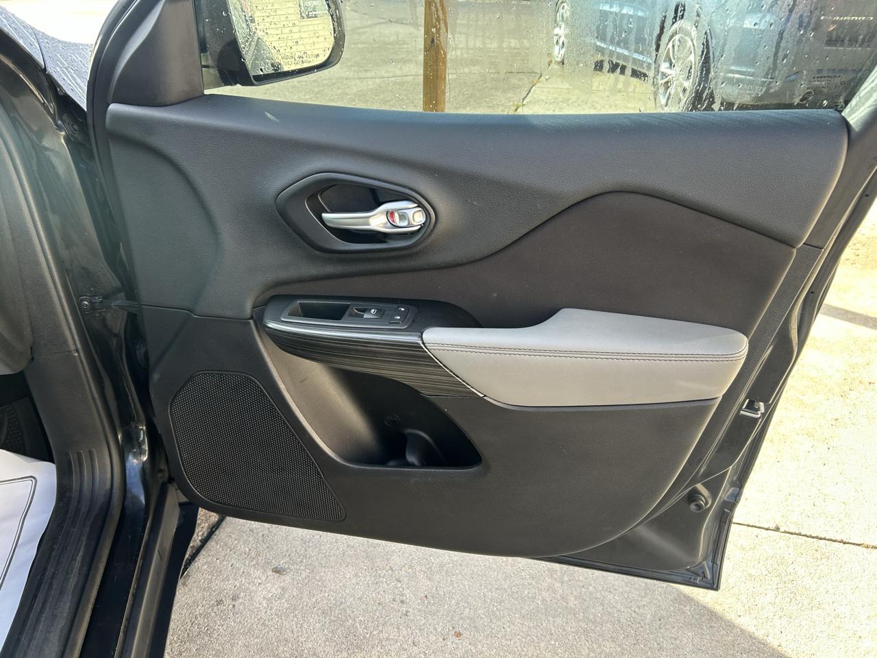 Jeep Cherokee 4WD 4dr Sport 2014