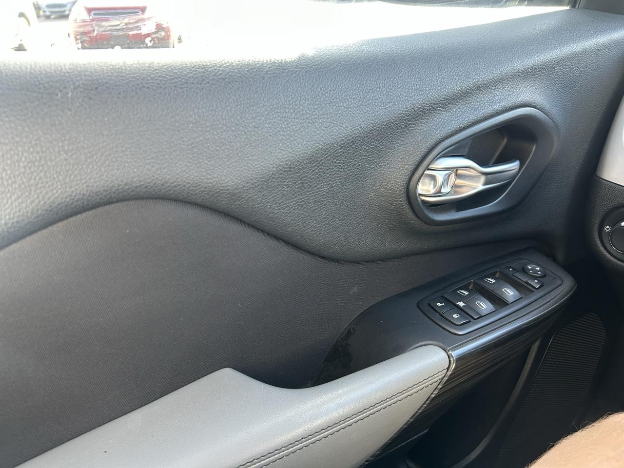 Jeep Cherokee 4WD 4dr Sport 2014