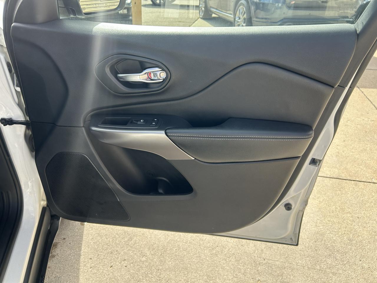 Jeep Cherokee Latitude FWD 2019