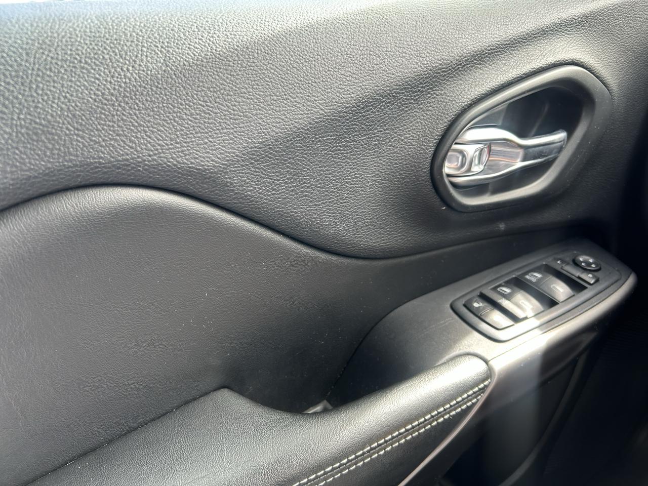 Jeep Cherokee Latitude FWD 2019