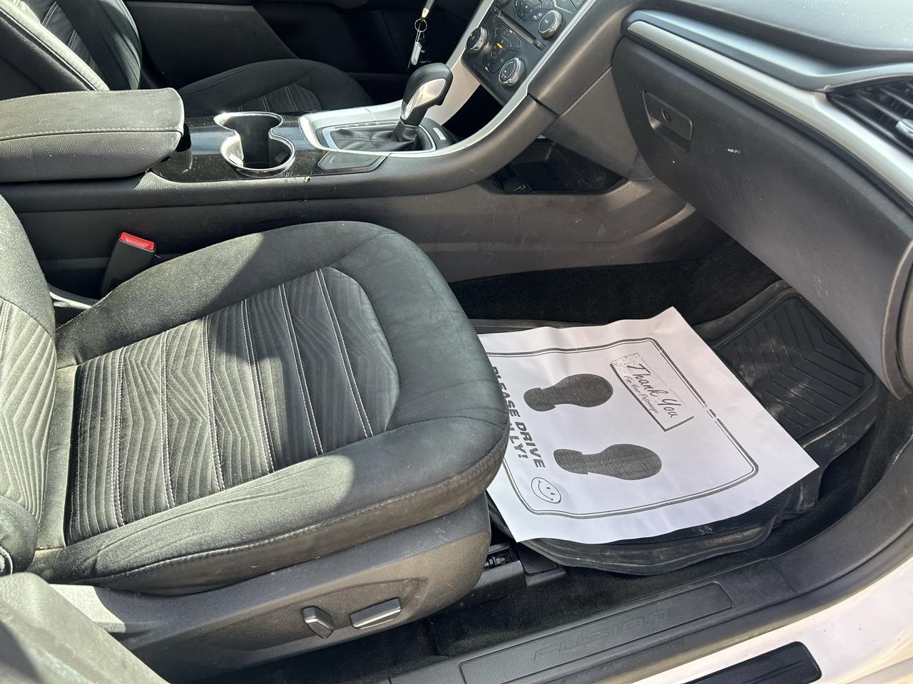 Ford Fusion 4dr Sdn SE FWD 2016