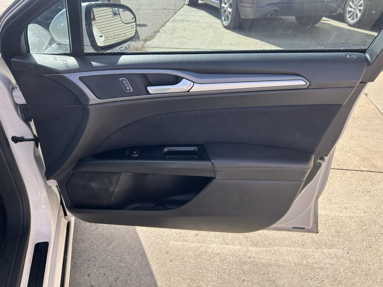 Ford Fusion 4dr Sdn SE FWD 2016