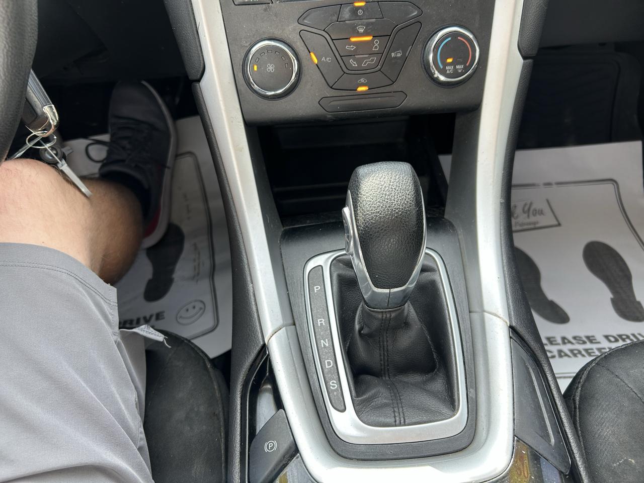 Ford Fusion 4dr Sdn SE FWD 2016