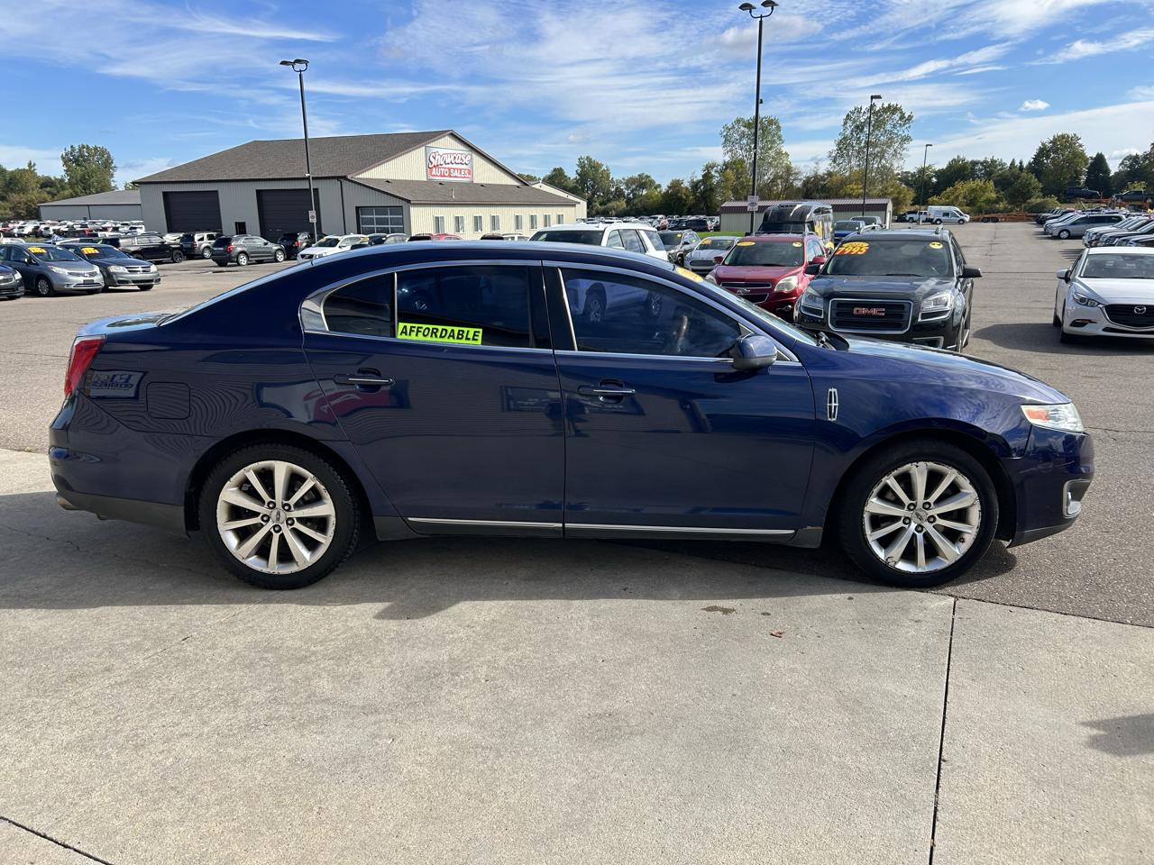 Lincoln MKS 4dr Sdn 3.5L AWD w/EcoBoost 2011