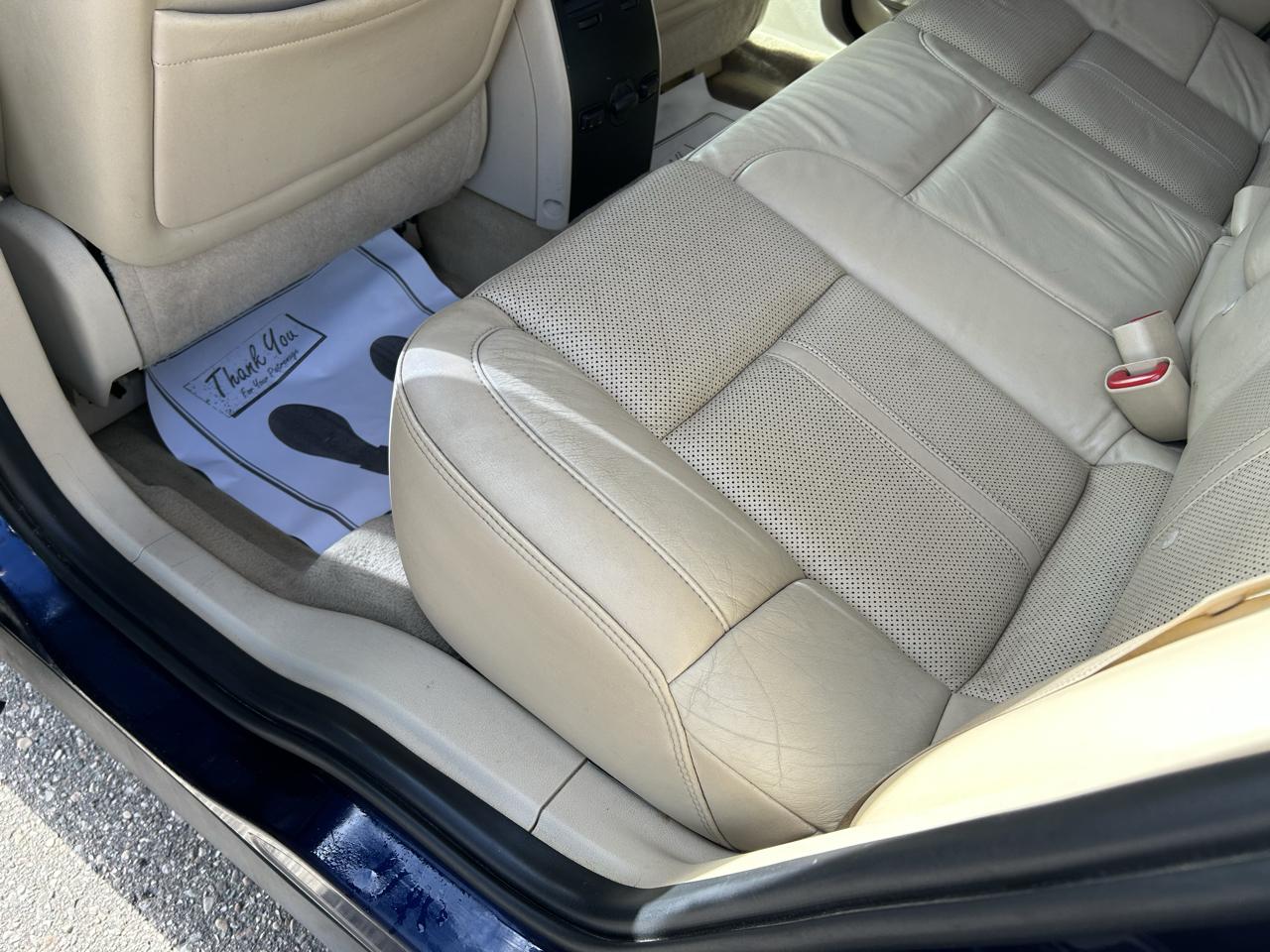 Lincoln MKS 4dr Sdn 3.5L AWD w/EcoBoost 2011