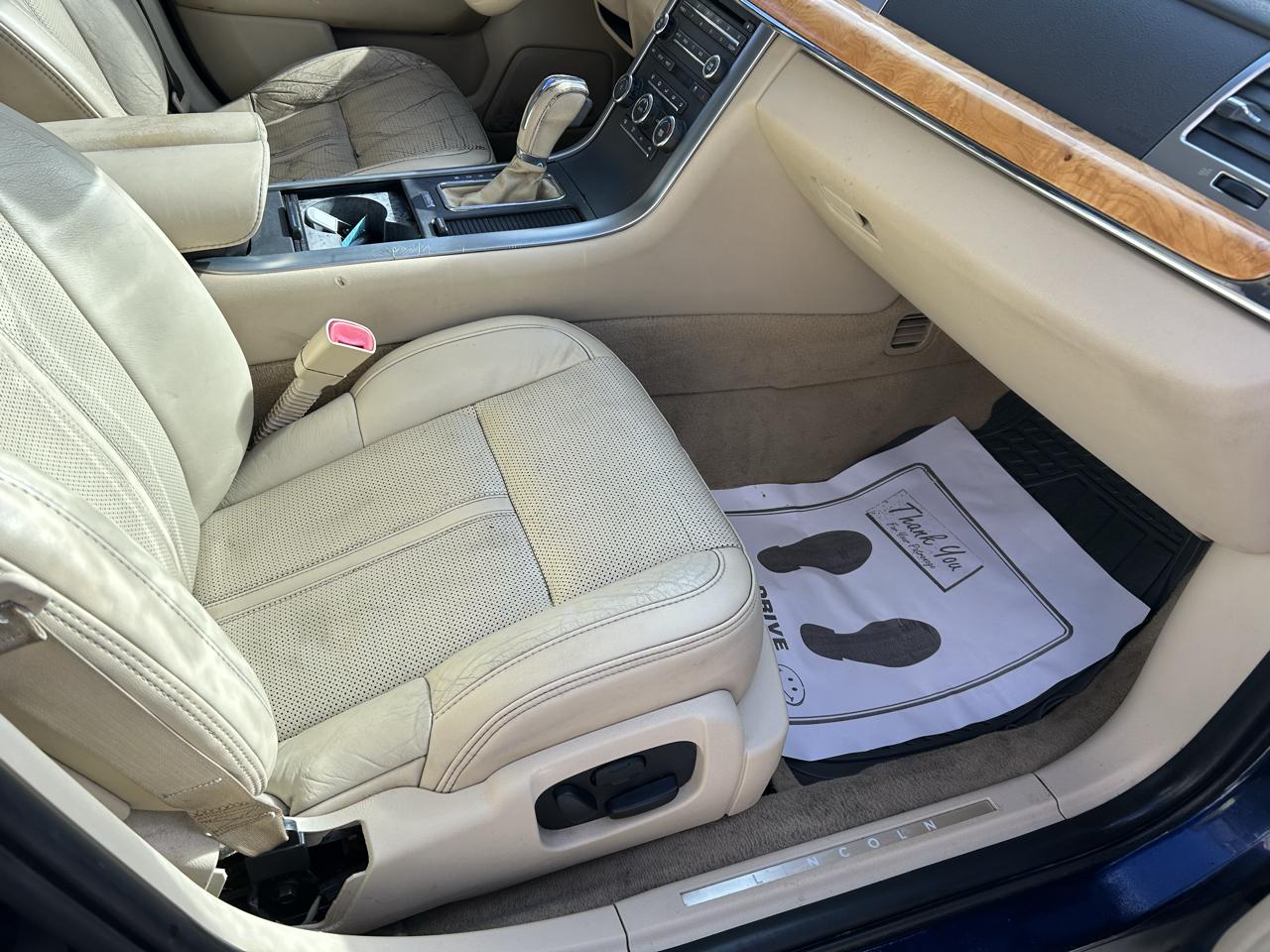 Lincoln MKS 4dr Sdn 3.5L AWD w/EcoBoost 2011