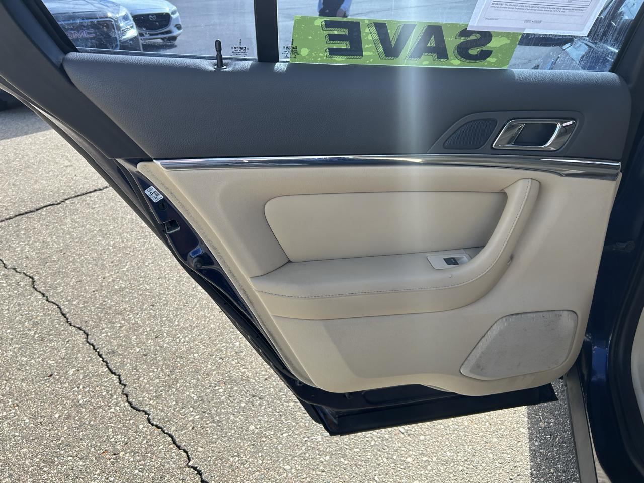 Lincoln MKS 4dr Sdn 3.5L AWD w/EcoBoost 2011