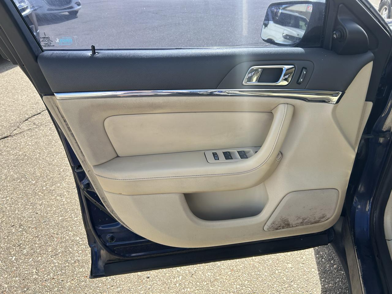 Lincoln MKS 4dr Sdn 3.5L AWD w/EcoBoost 2011