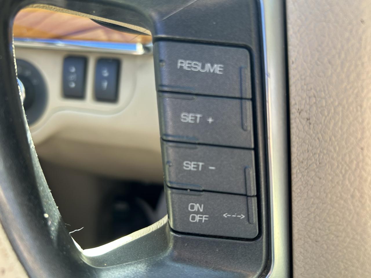Lincoln MKS 4dr Sdn 3.5L AWD w/EcoBoost 2011