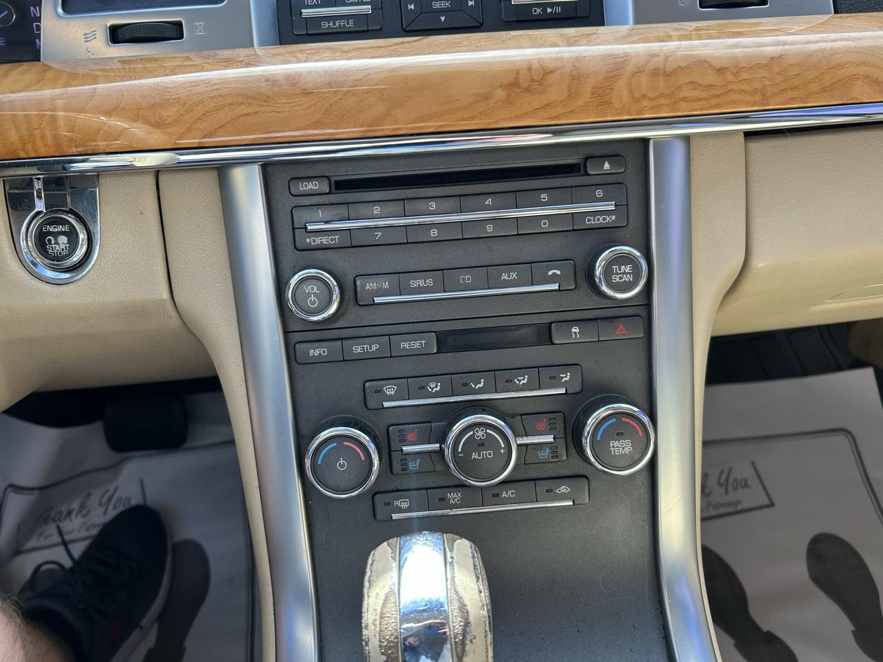 Lincoln MKS 4dr Sdn 3.5L AWD w/EcoBoost 2011