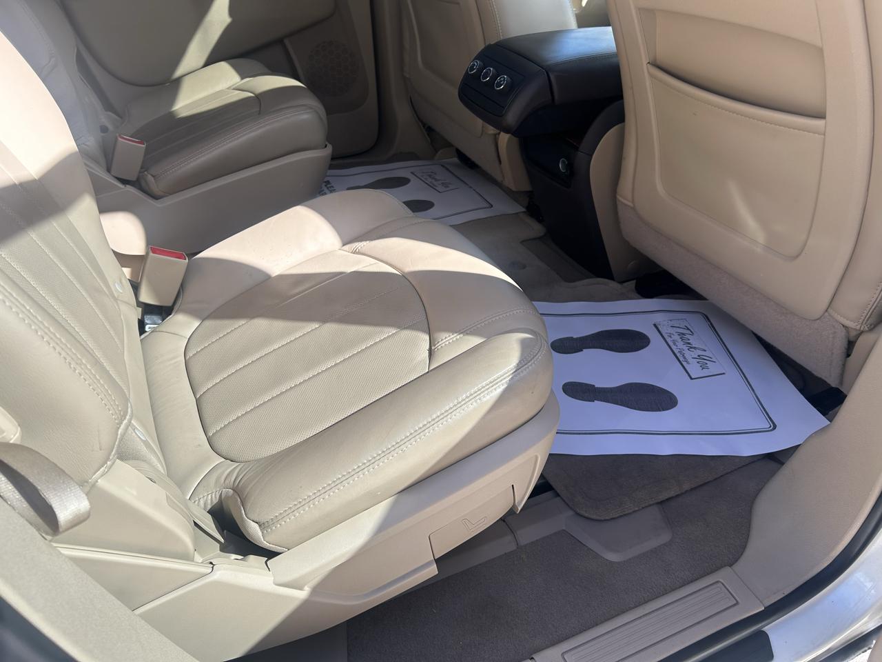 Buick Enclave FWD 4dr Leather 2012