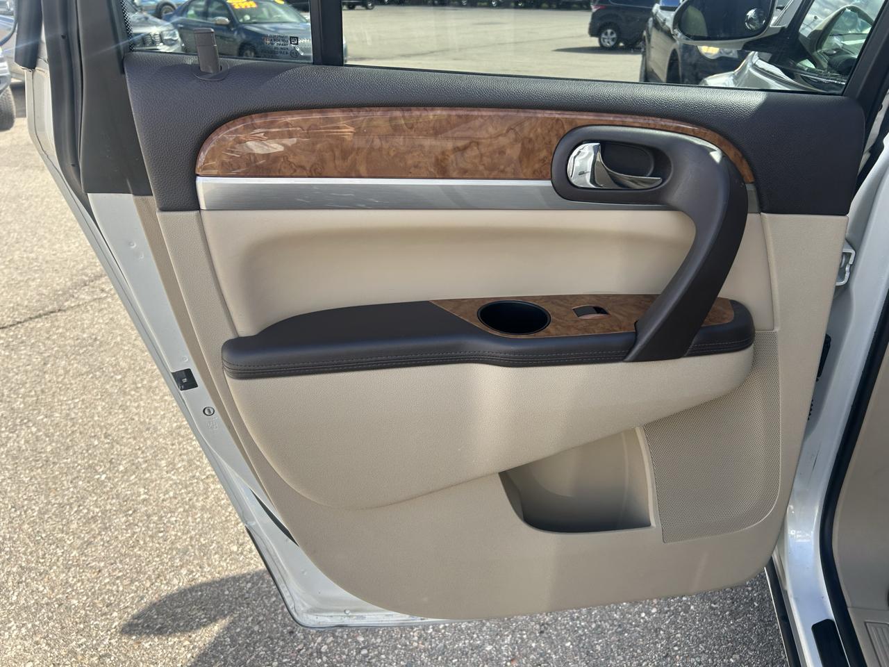 Buick Enclave FWD 4dr Leather 2012