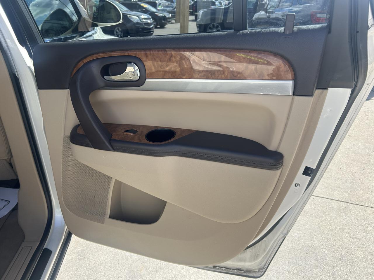 Buick Enclave FWD 4dr Leather 2012