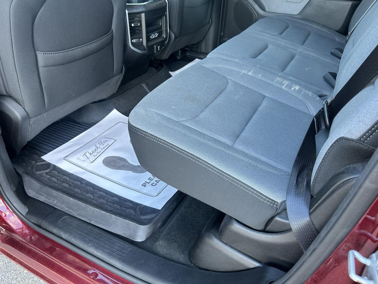 RAM 1500 Big Horn 4x4 Crew Cab 5'7" Box 2021