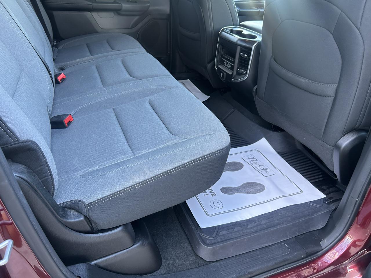 RAM 1500 Big Horn 4x4 Crew Cab 5'7" Box 2021
