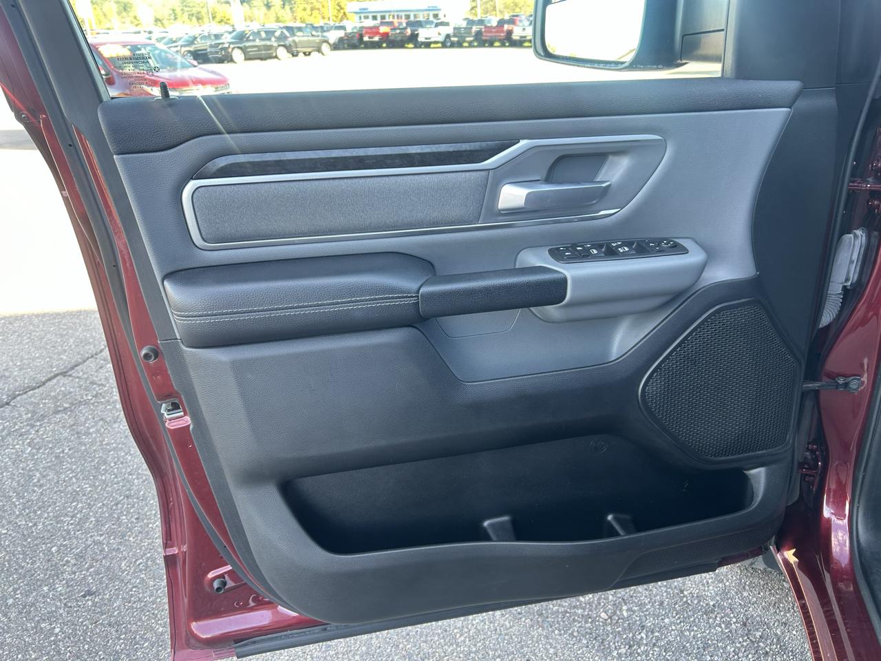 RAM 1500 Big Horn 4x4 Crew Cab 5'7" Box 2021