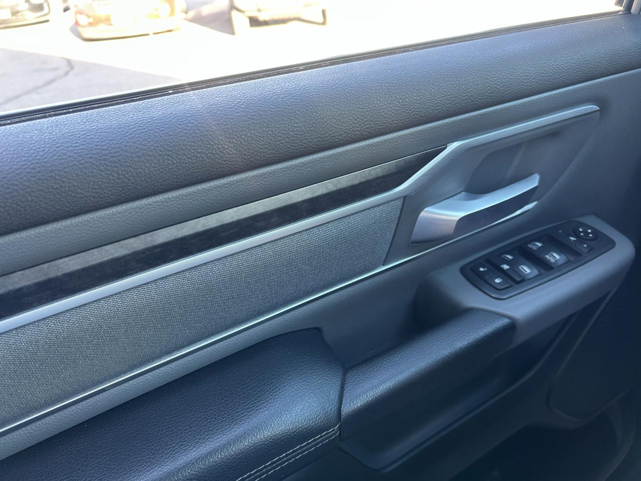 RAM 1500 Big Horn 4x4 Crew Cab 5'7" Box 2021
