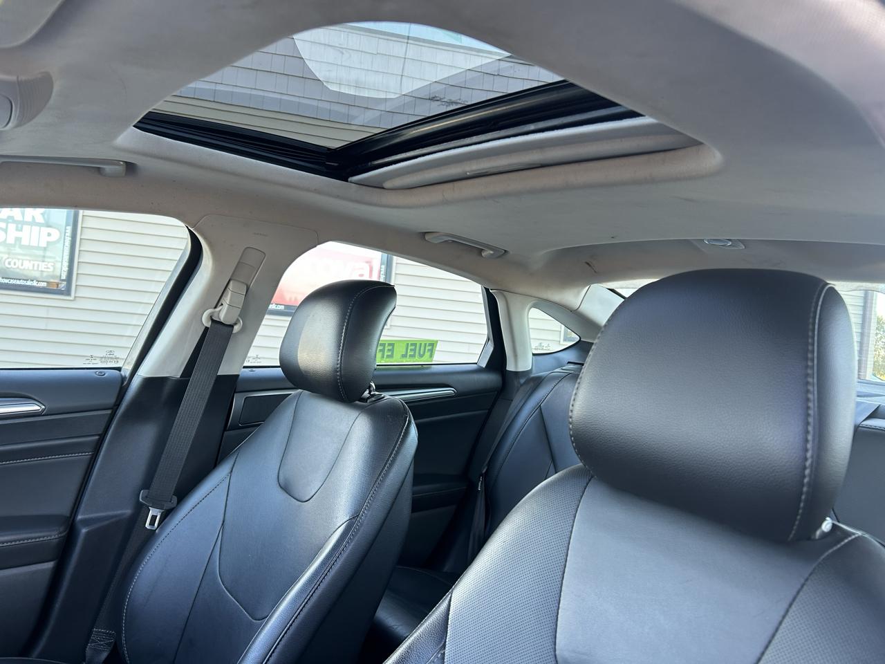 Ford Fusion 4dr Sdn Titanium FWD 2015