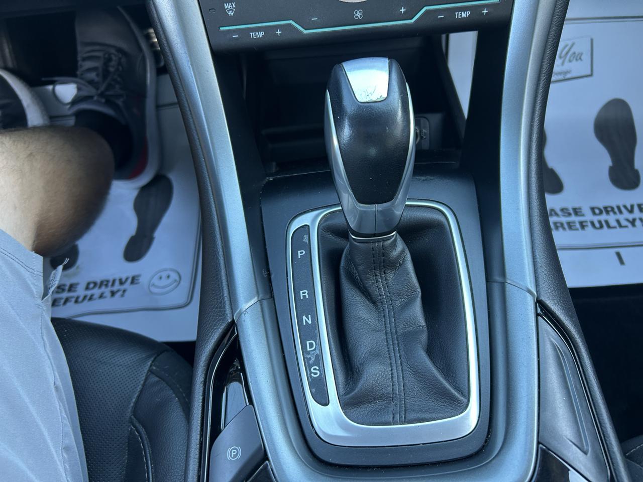 Ford Fusion 4dr Sdn Titanium FWD 2015