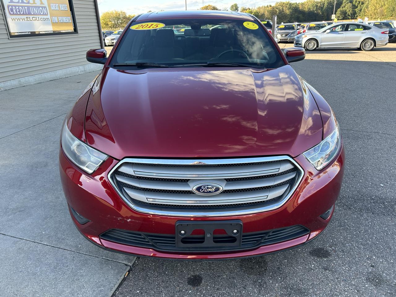 Ford Taurus 4dr Sdn SEL FWD 2015