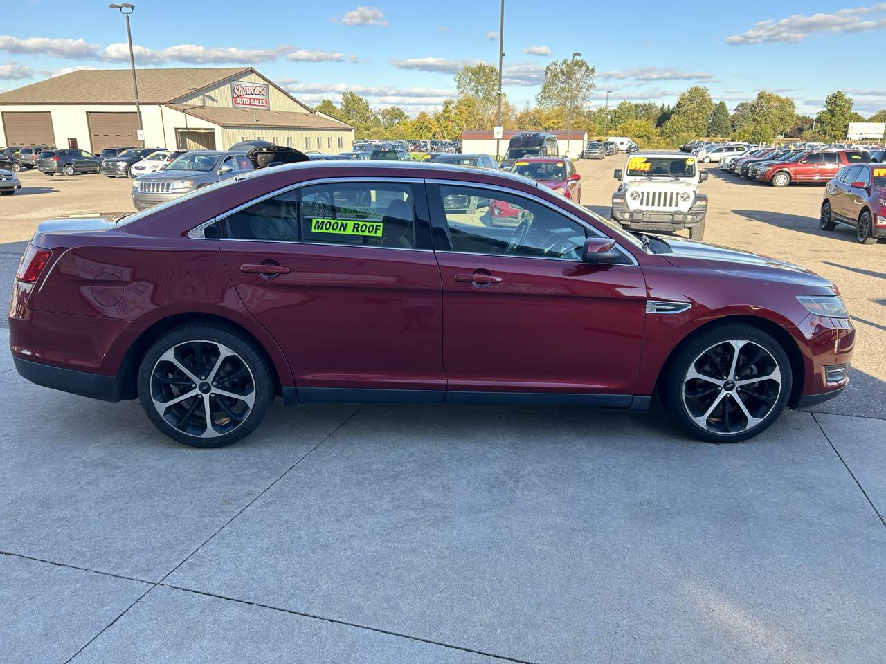 Ford Taurus 4dr Sdn SEL FWD 2015