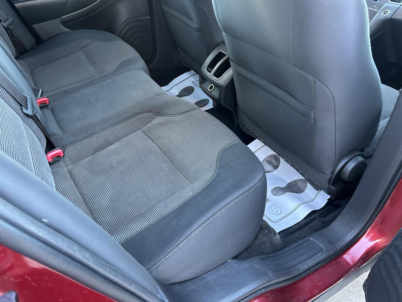 Ford Taurus 4dr Sdn SEL FWD 2015