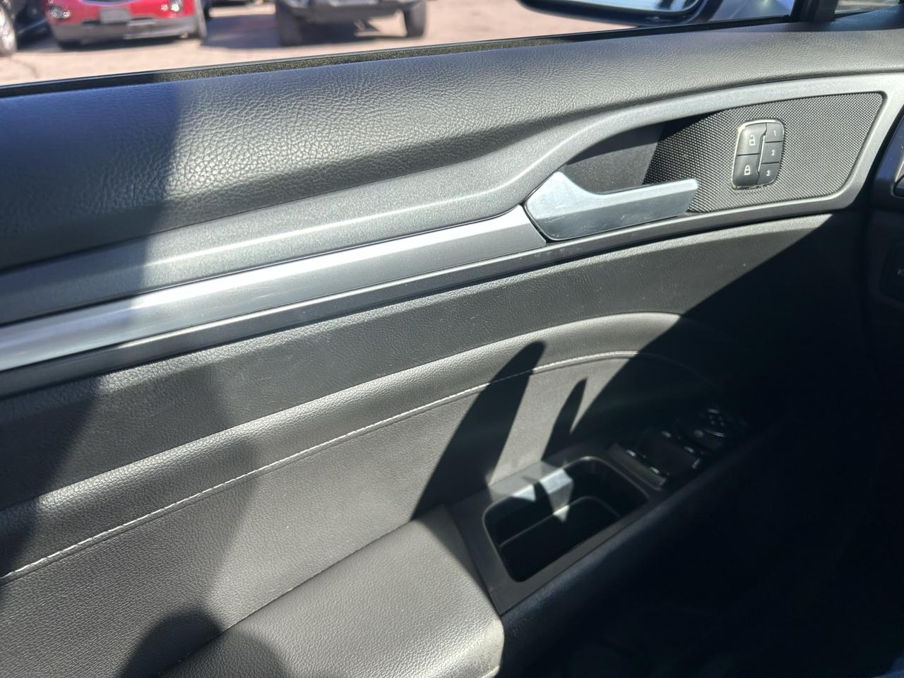Ford Fusion 4dr Sdn Titanium FWD 2013