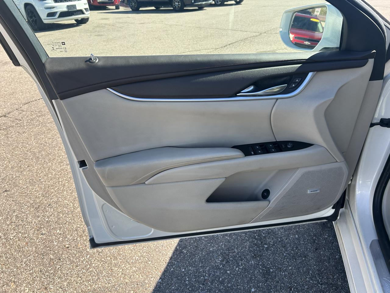 Cadillac XTS 4dr Sdn FWD 2013
