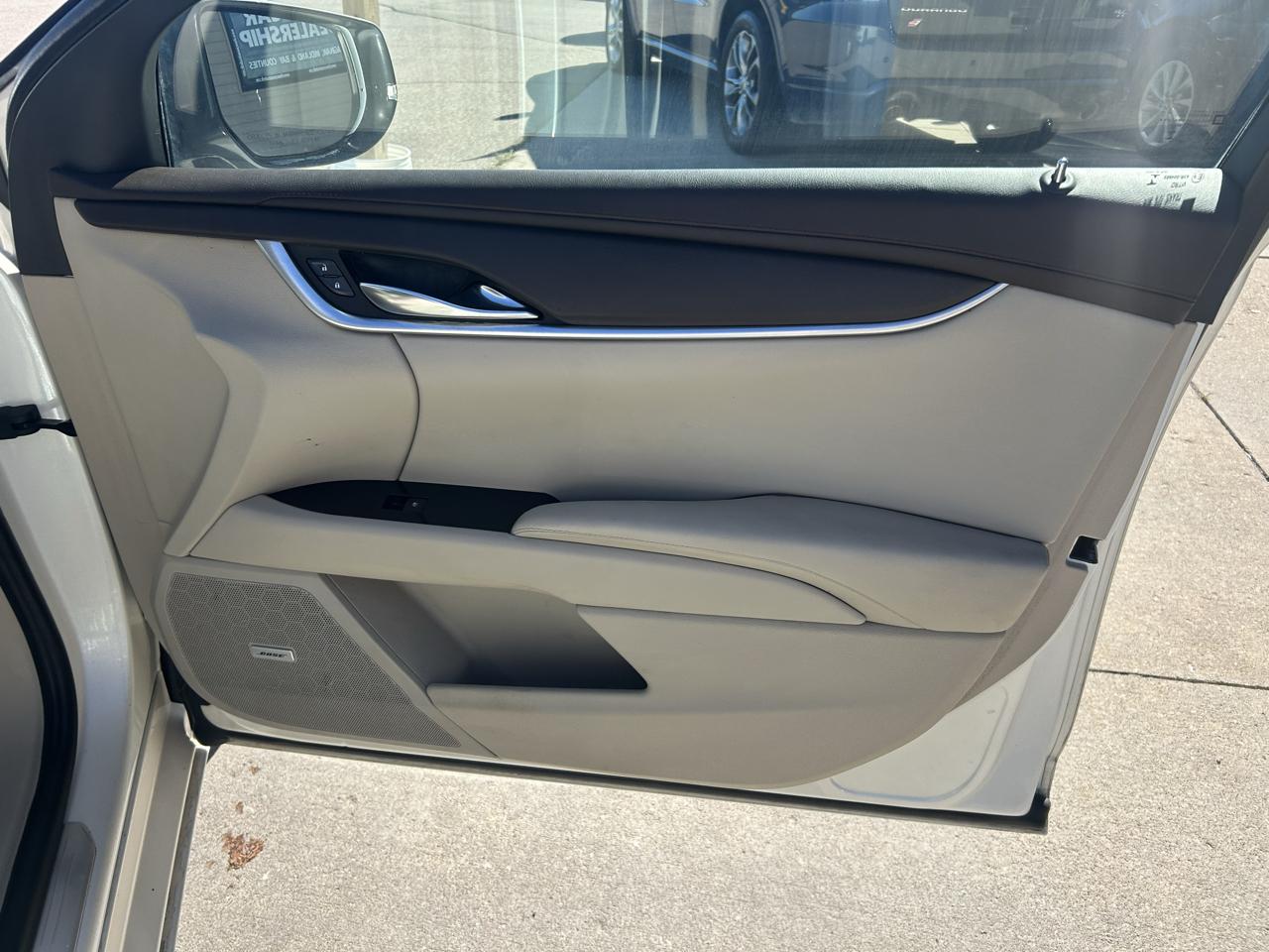 Cadillac XTS 4dr Sdn FWD 2013