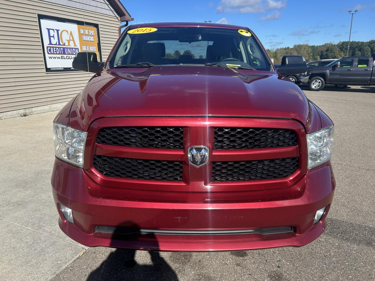 RAM 1500 4WD Crew Cab 140.5" Express 2015