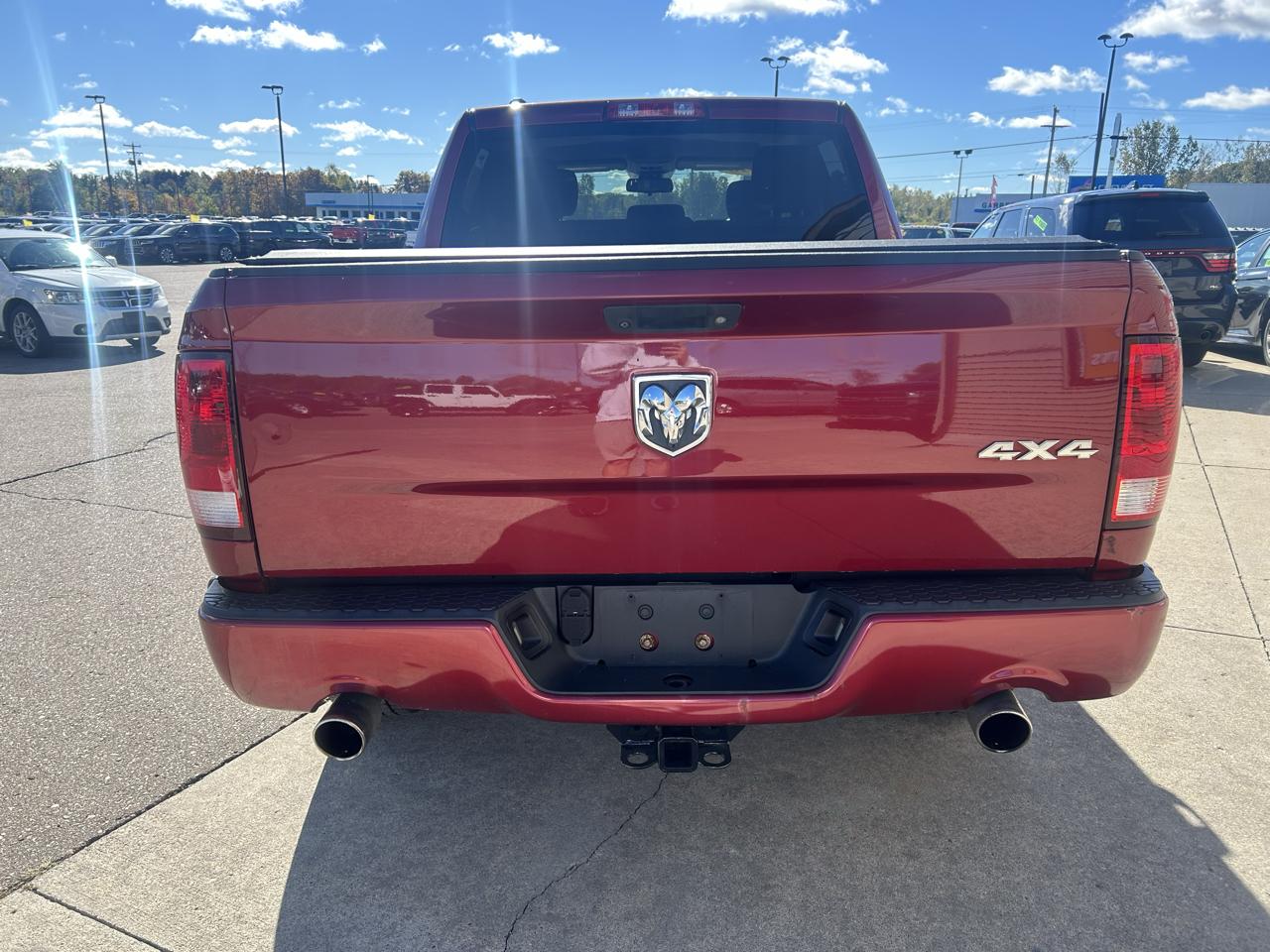 RAM 1500 4WD Crew Cab 140.5" Express 2015