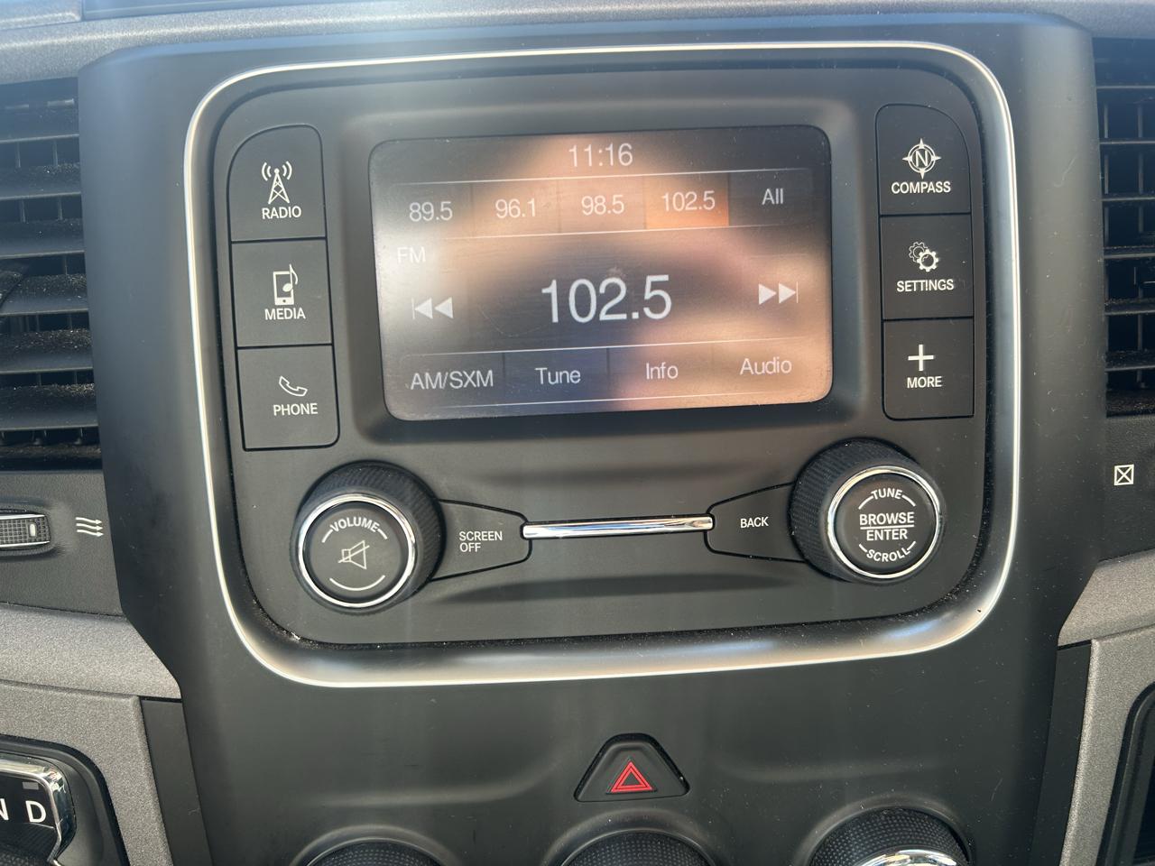 RAM 1500 4WD Crew Cab 140.5" Express 2015