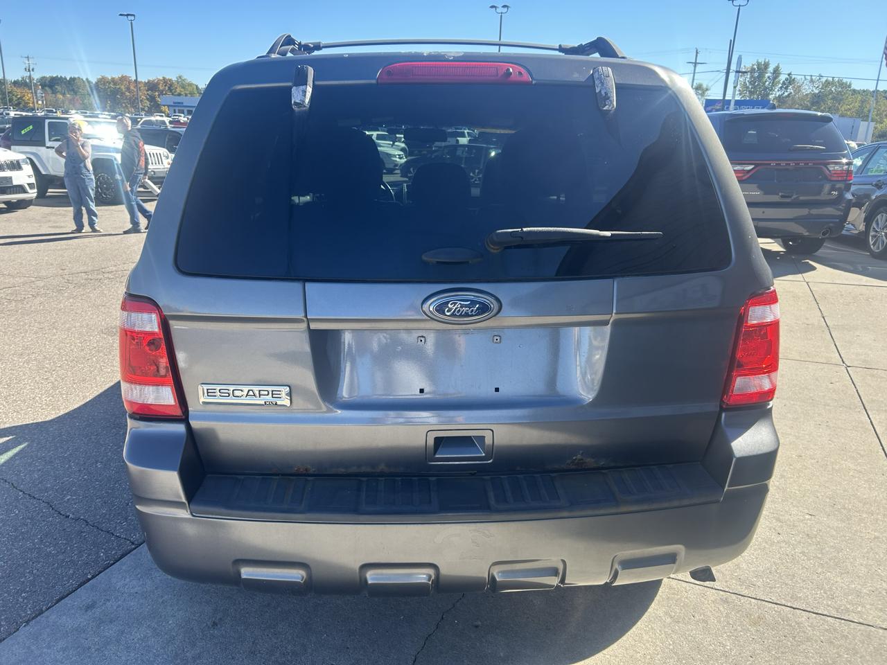 Ford Escape FWD 4dr XLT 2011