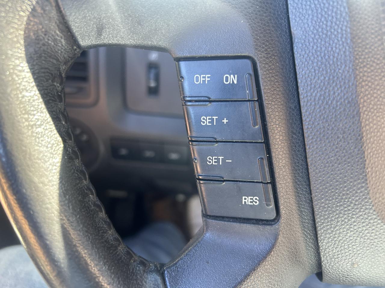 Ford Escape FWD 4dr XLT 2011